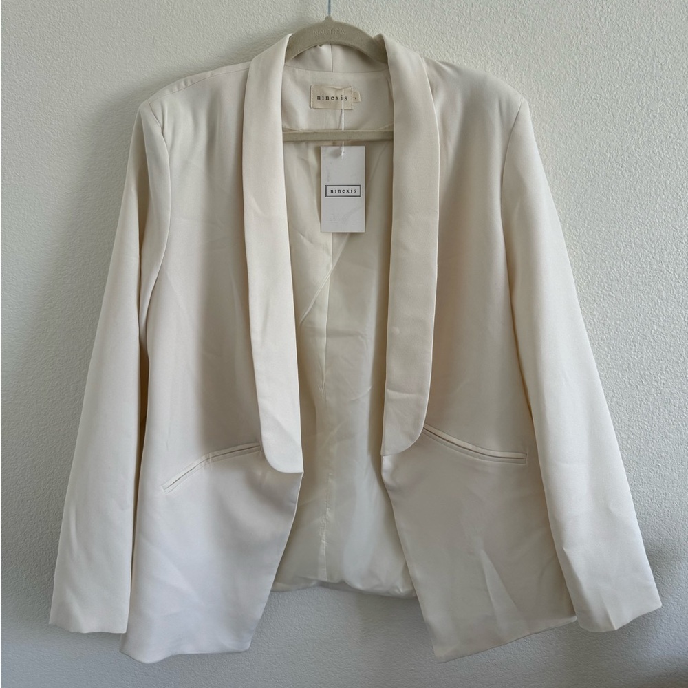 NWT Women's Cream Blazer